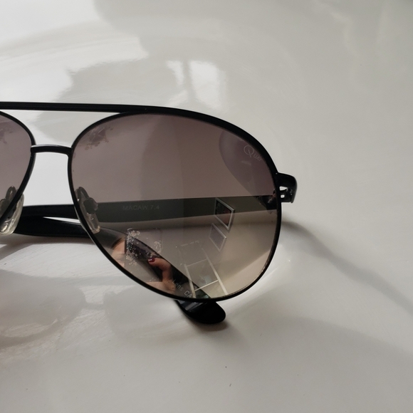 Quay Australia Macaw Silver Sunglasses - Picture 4 of 4